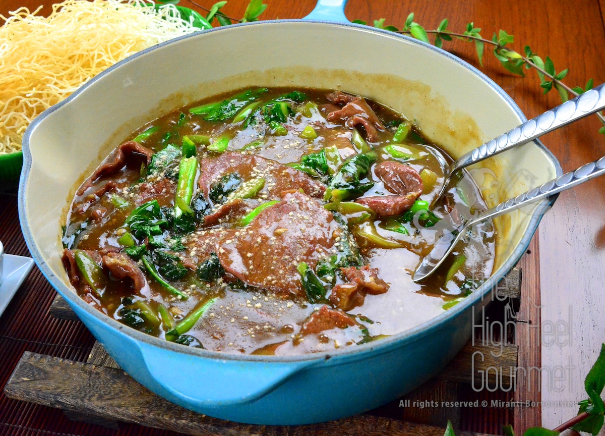 Authentic Thai Guay Tiew Rad Na - Rice Noodles in Gravy with Meet and Broccoli by The High Heel Gourmet 11