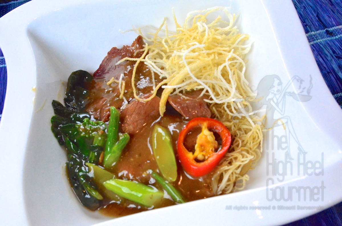Authentic Thai Guay Tiew Rad Na - Rice Noodles in Gravy with Meet and Broccoli by The High Heel Gourmet 13
