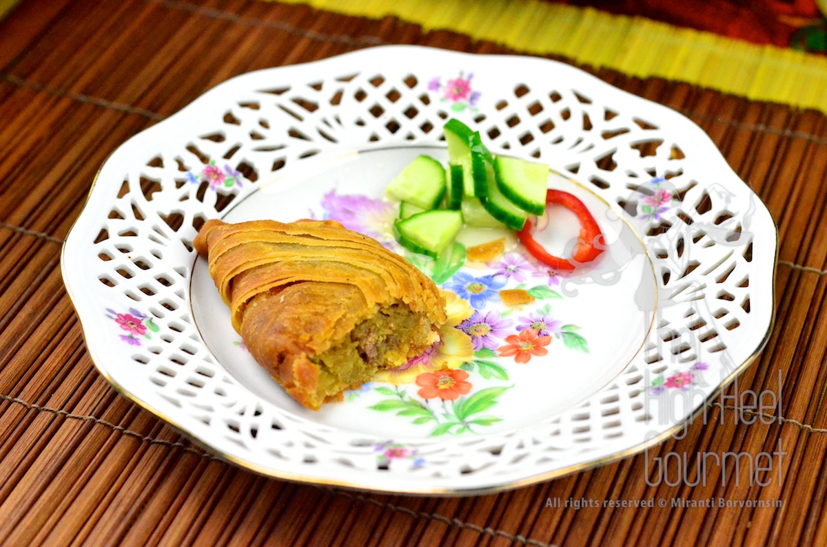 Curry Puff filled with Curry Chicken and Potato, This Karipap Gai by The High Heel Gourmet 4
