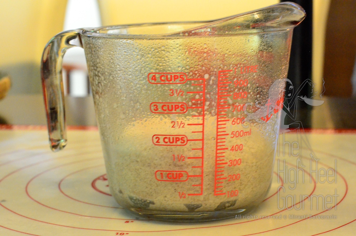 I use a measuring cup so I can see the volume very easily. I sprayed or brushed the surface with oil too.