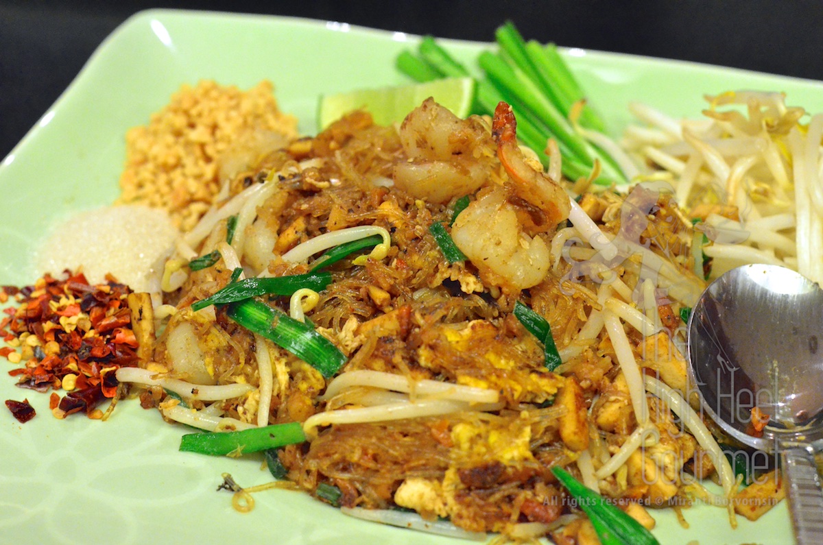 Pad Thai using glass noodles.