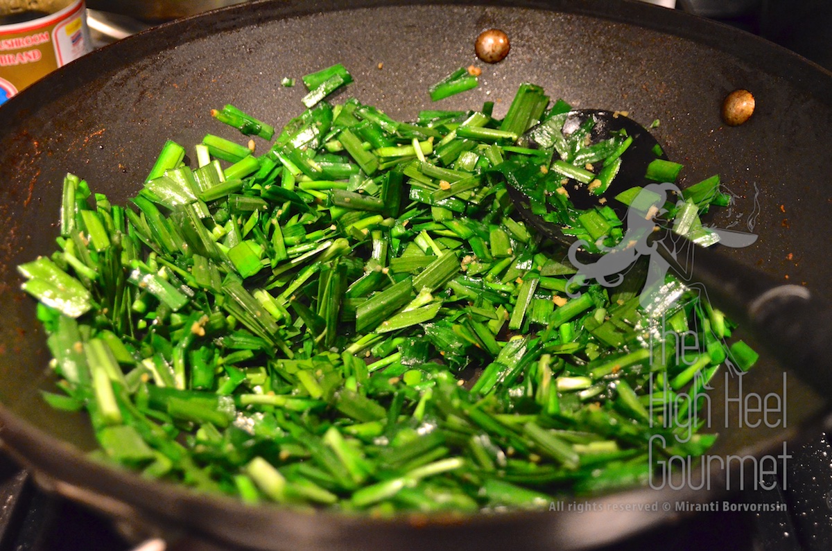 Steam Garlic Chive Dumplings, Kanom Gu Chai by The High Heel Gourmet 9