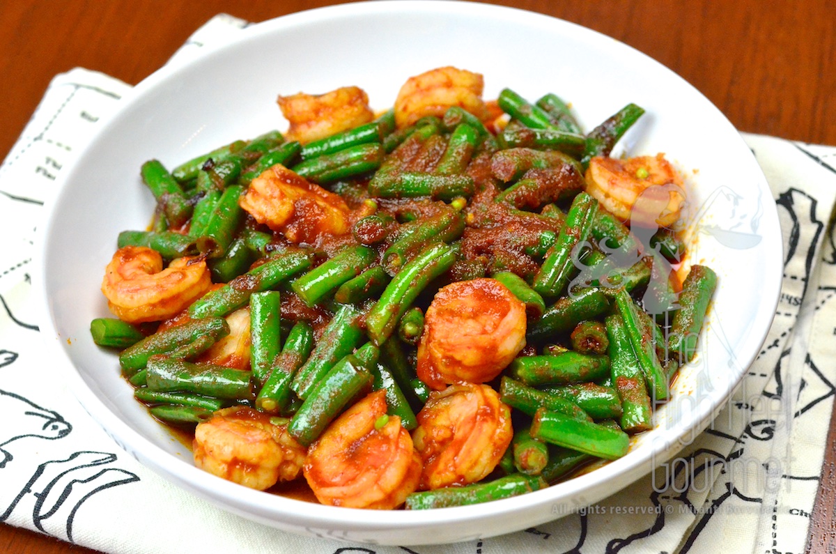 Stir Fried Shrimp with Green Bean and Chili Paste Pad Phrik Khing Goong  6