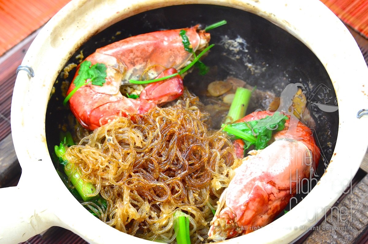The shrimp-prawn baked in clay pot with glass noodles Goong Ob WoonSen 3