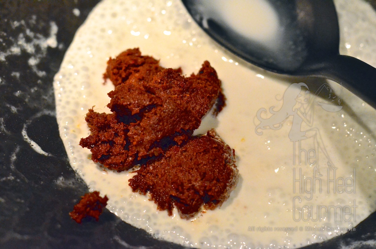 Cook the coconut cream first until it breaks, then add the Massaman curry paste.