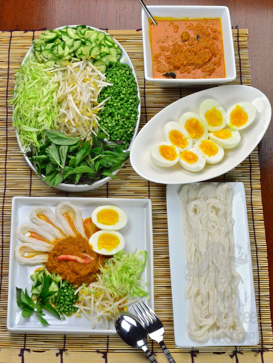 Southern Thai Rice Noodled Salad with Curry Sauce - Kanom Jeen Nam Ya Tai by The High Heel Gourmet 2 (2)