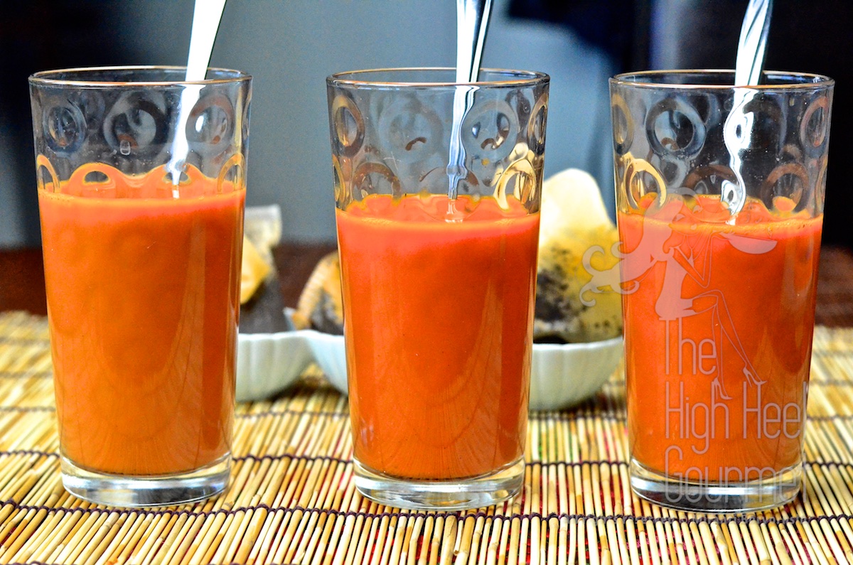 These are Thai teas made with the various tea leaves. They are pretty similar in strength, taste and flavor. From left to right: Asian Chef brand, Chicken brand, Pantai brand.