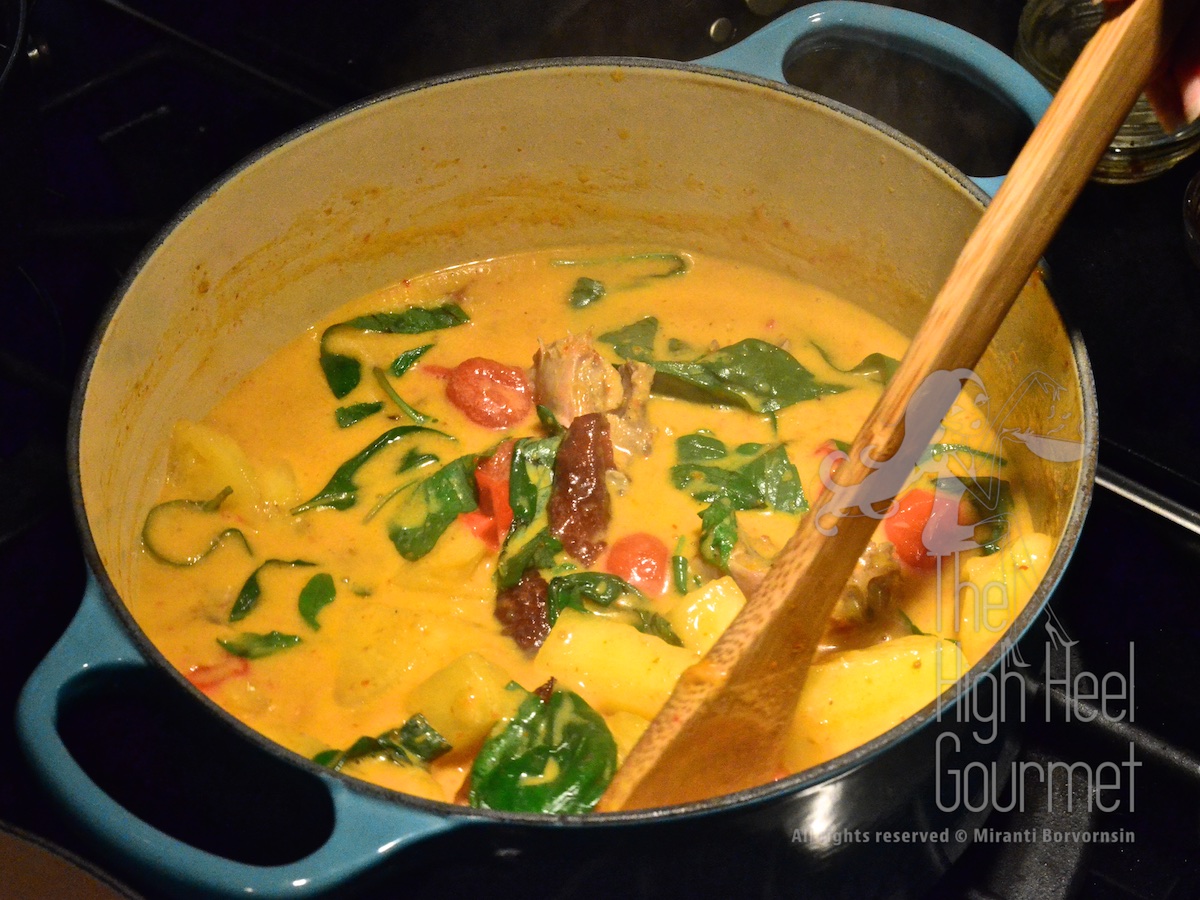 Thai Roasted Duck Curry - Kaeng Phed Ped Yang by The High Heel Gourmet 5 (1)