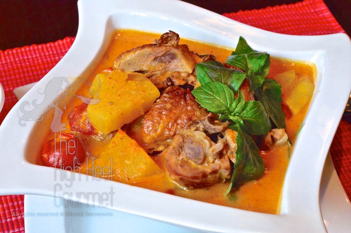 Thai Roasted Duck Curry - Kaeng Phed Ped Yang by The High Heel Gourmet 5