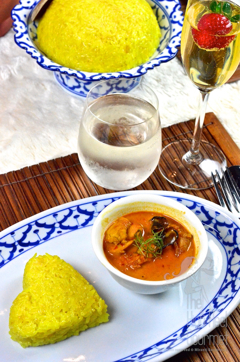 Thai Yellow Sweet Sticky Rice with Chicken Curry - Gin Niaow Kaeng Gai by The High Heel Gourmet