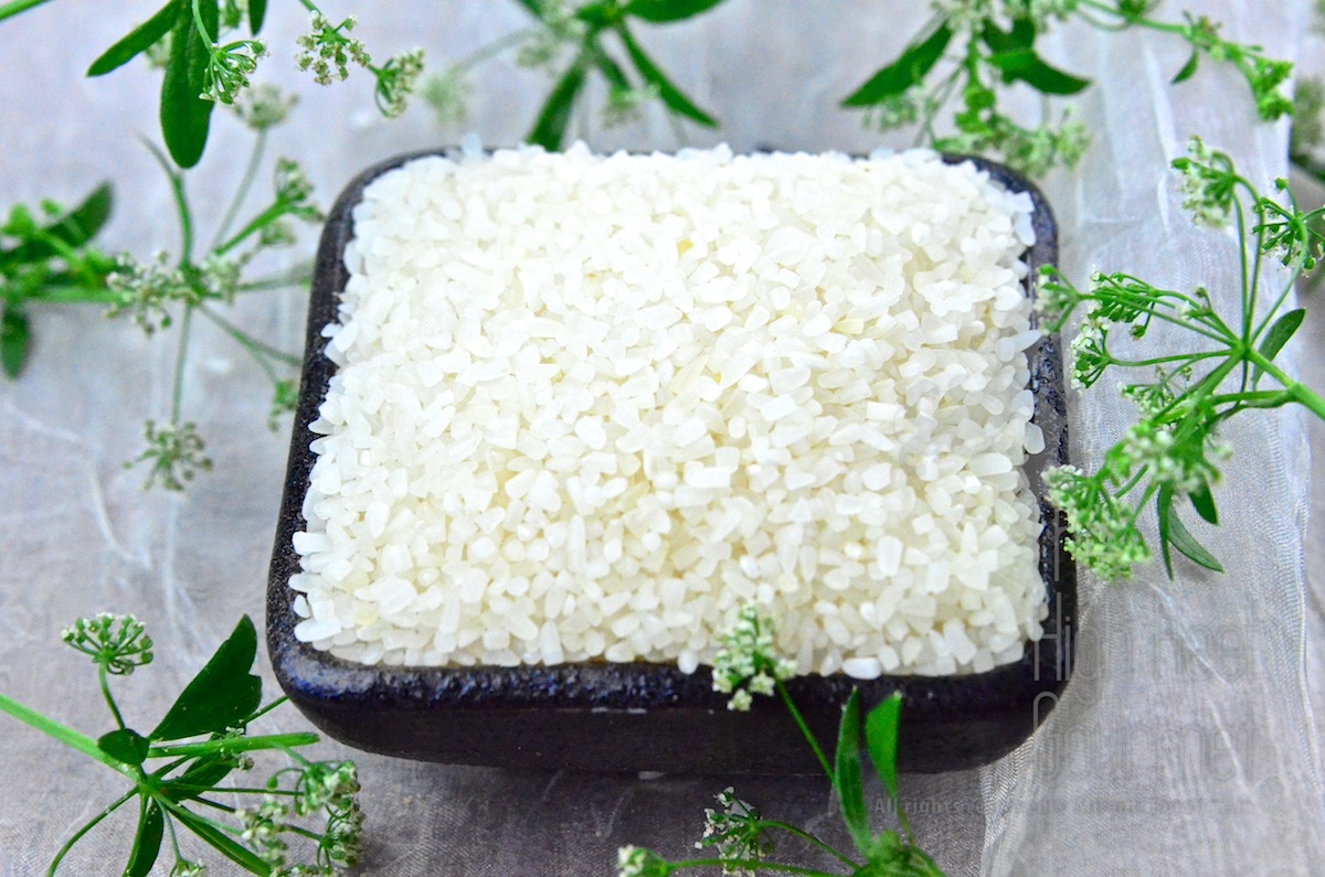 The broken rice is the Jasmine rice grains that are broken into small pieces. This is usually happened during the milling and the broken grains will be separated to sell as Broken Rice.